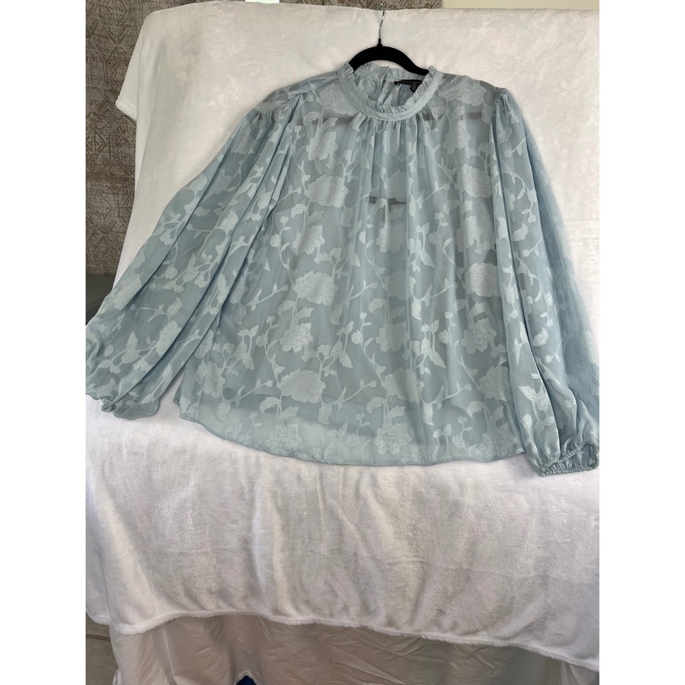 White House Black Market Blouse Womens XL Light Blue Excellent Floral Burn-Out - Picture 15 of 15